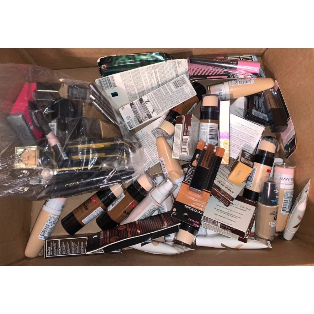 Makeup lot of 77 plus items